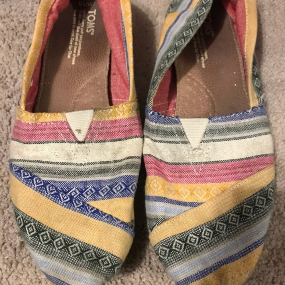 Colorful TOMS shoes! Size 10